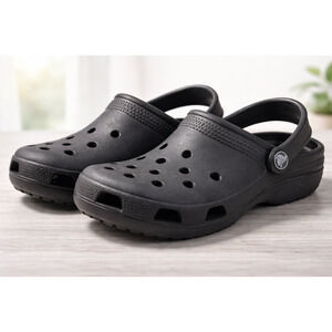 Crocs Classic Black Clogs M6 W8 Slip On Comfort Sandals Lightweight Unisex